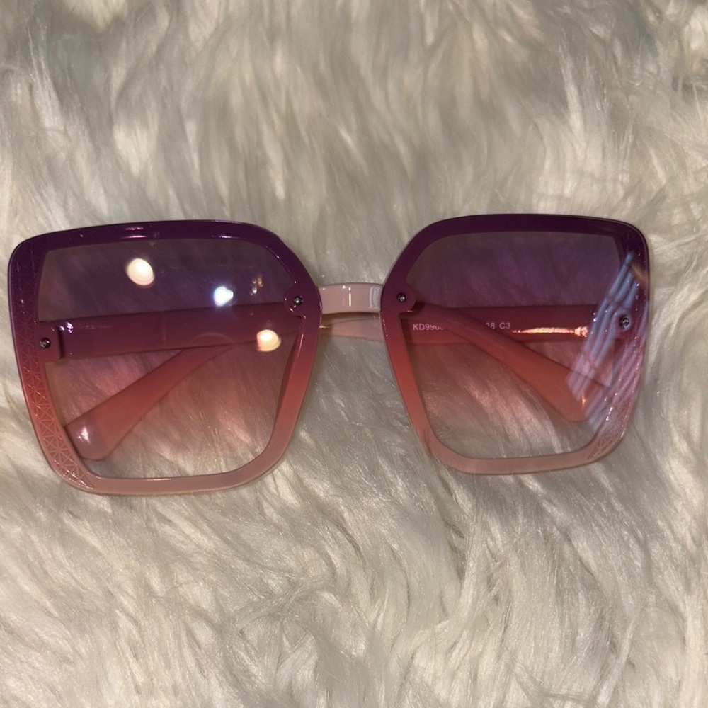 Women’s Pink Sunglasses
